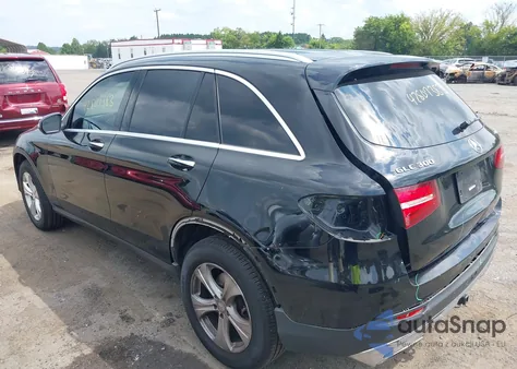 2017 Mercedes-Benz Glc 300 4Matic z USA, uszkodzony, nr VIN WDC0G4KB7HF135724